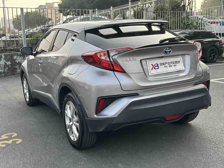 Toyota Izoa 2021 2021款 双擎 2.0L 奕享版