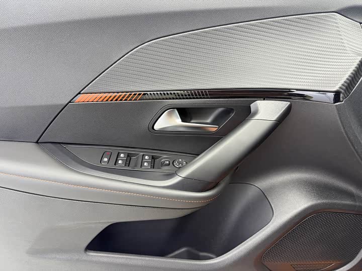 Peugeot 2008 2022 2022款 230THP THE ONE