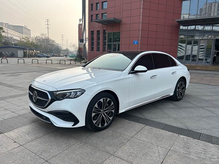 Mercedes-Benz E-Class Hybrid 2024 2024款 E 350 e L 插电式混合动力运动轿车