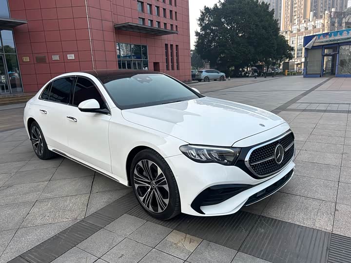 Mercedes-Benz E-Class Hybrid 2024 2024款 E 350 e L 插电式混合动力运动轿车