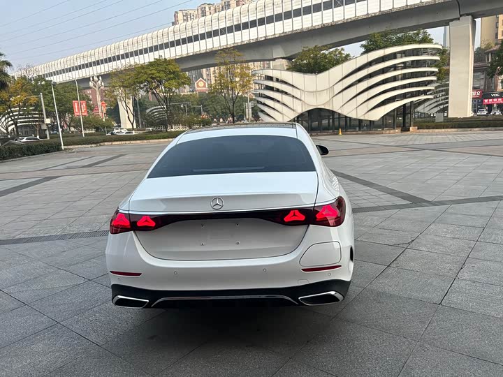 Mercedes-Benz E-Class Hybrid 2024 2024款 E 350 e L 插电式混合动力运动轿车