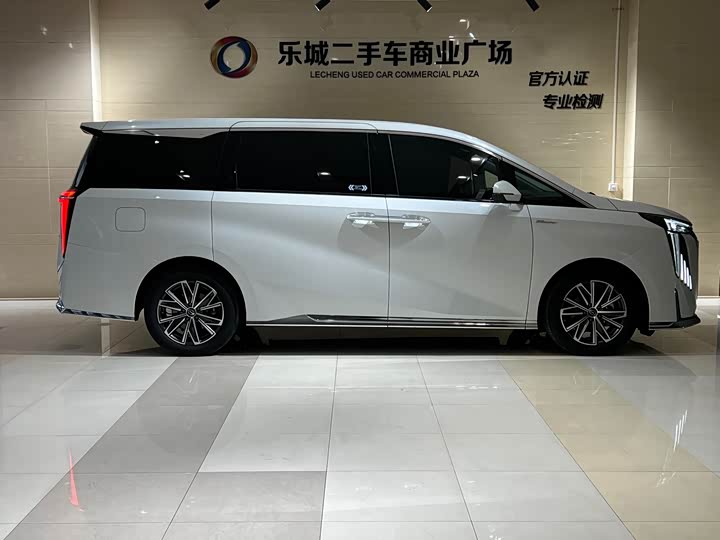 GAC Trumpchi M8 2024 2024款 大师系列 400T 至尊版