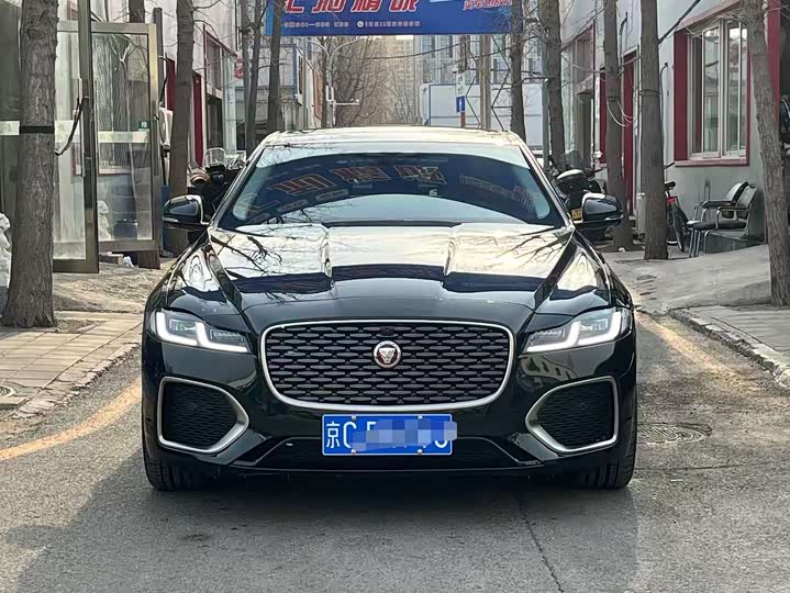 Jaguar XF L 2025 2025款 2.0T P250 两驱尊享豪华版