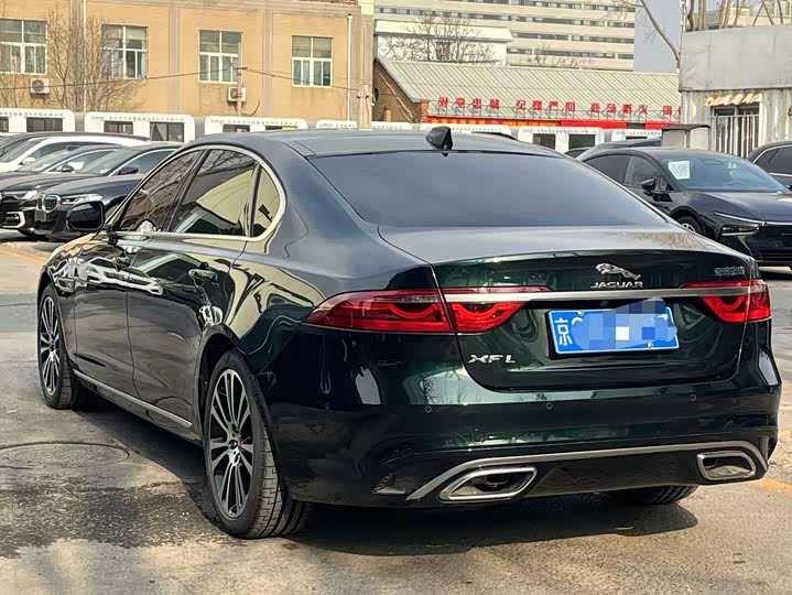 Jaguar XF L 2025 2025款 2.0T P250 两驱尊享豪华版