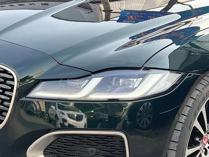 Jaguar XF L 2025 2025款 2.0T P250 两驱尊享豪华版