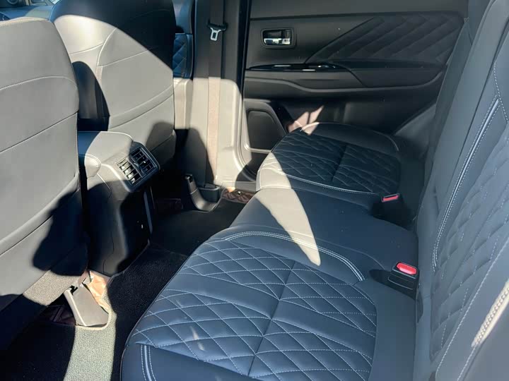 Mitsubishi Outlander 2021 2021款 2.4L 四驱曜动版 5座