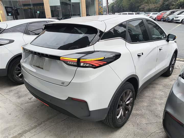 Geely Geometry C 2022 2022款 蓝莓C400