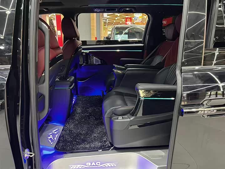 GAC Trumpchi M8 2024 2024款 宗师系列 400T 至尊版