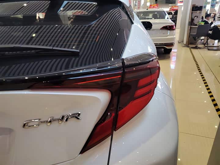 Toyota C-HR 2022 2022款 2.0L 领先版