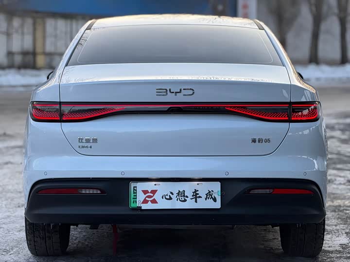 BYD Seal 05 DM-i Hybrid 2025 2025款 DM-i 智驾版 120KM旗舰型