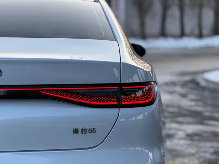 BYD Seal 05 DM-i Hybrid 2025 2025款 DM-i 智驾版 120KM旗舰型