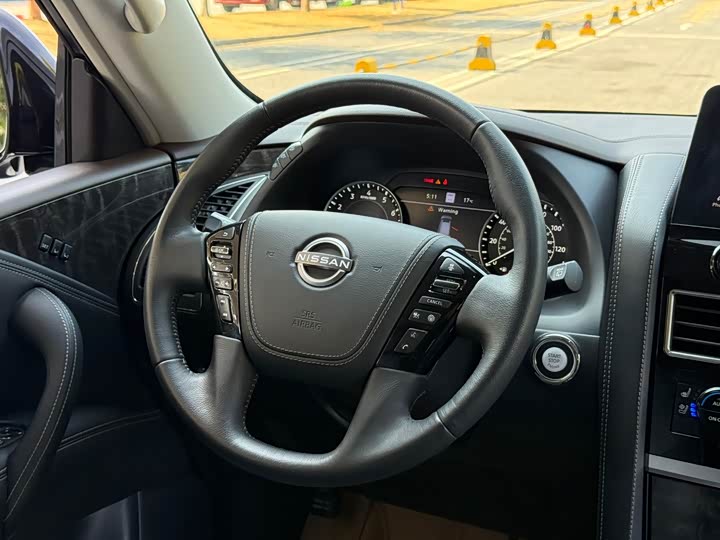 Nissan Armada 2023 2023款 ARMADA 5.6L 无敌舰队旗舰版