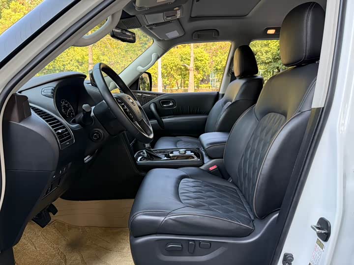 Nissan Armada 2023 2023款 ARMADA 5.6L 无敌舰队旗舰版