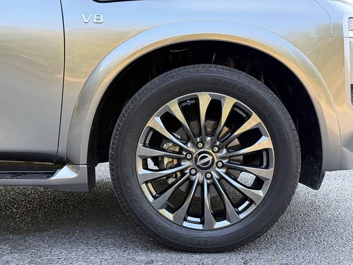 Nissan Armada 2023 2023款 ARMADA 5.6L 无敌舰队旗舰版