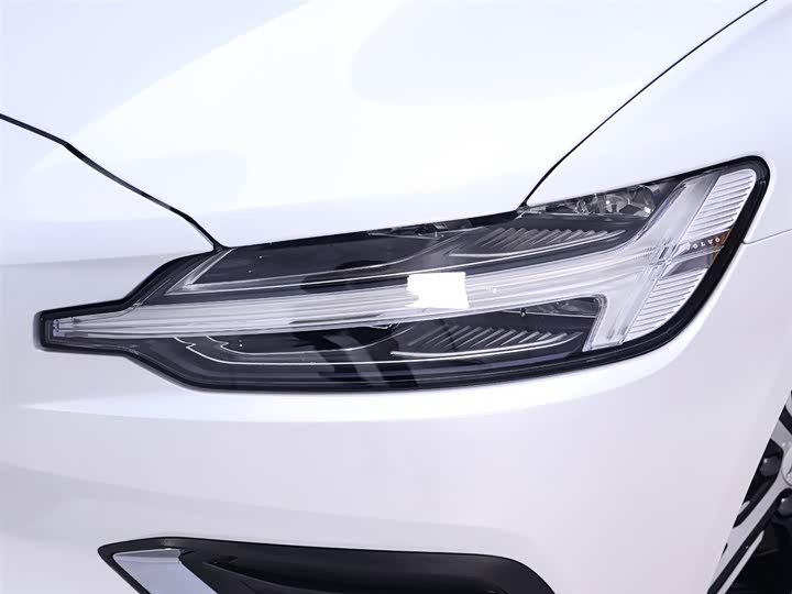 Volvo S60 2025 2025款 B4 智逸豪华版