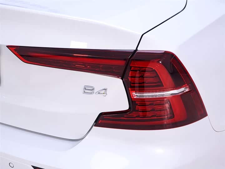 Volvo S60 2025 2025款 B4 智逸豪华版