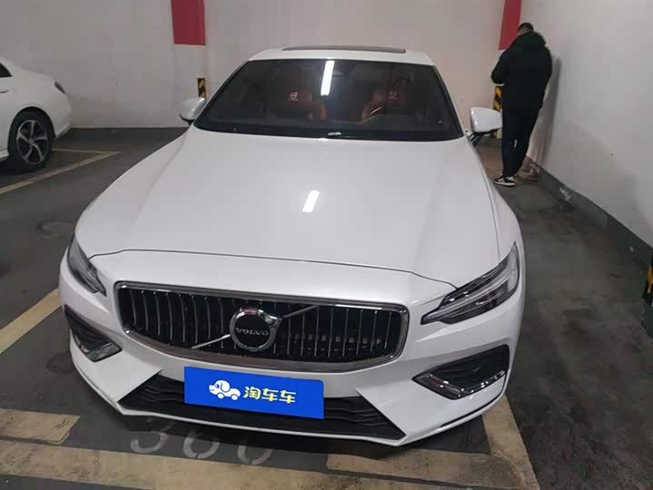 Volvo S60 2025 2025款 B4 智远豪华版