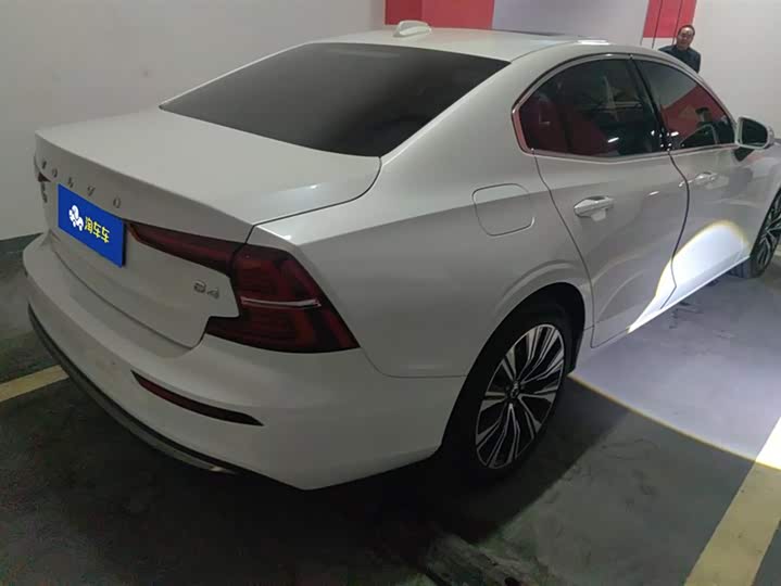 Volvo S60 2025 2025款 B4 智远豪华版