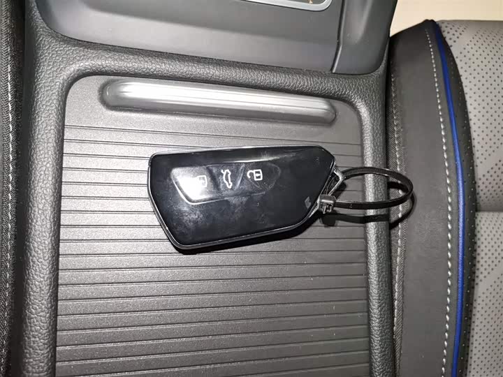 Volkswagen Golf 2025 2025款 300TSI R-Line