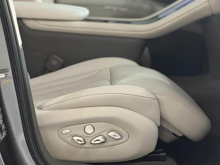 IM motors LS7 2025 2025款 焕新版 Ultra