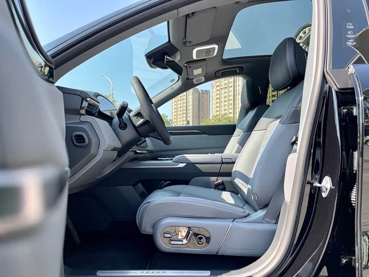 Zeekr 7X 2025 2025款 100kWh 长续航后驱智驾版