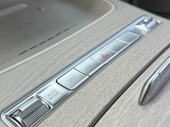 Geely Preface L 2024 2024款 油混 1.5TD 天宫版