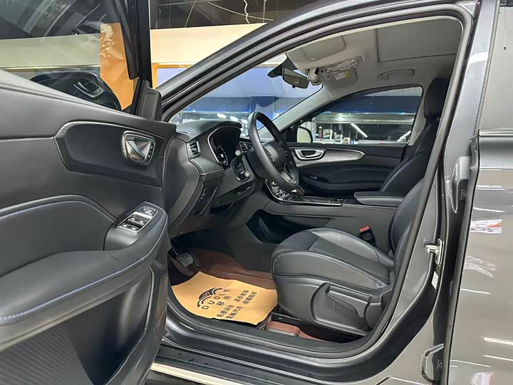 Roewe RX5 2025 2025款 PLUS 330TGI 自动领潮智惠版