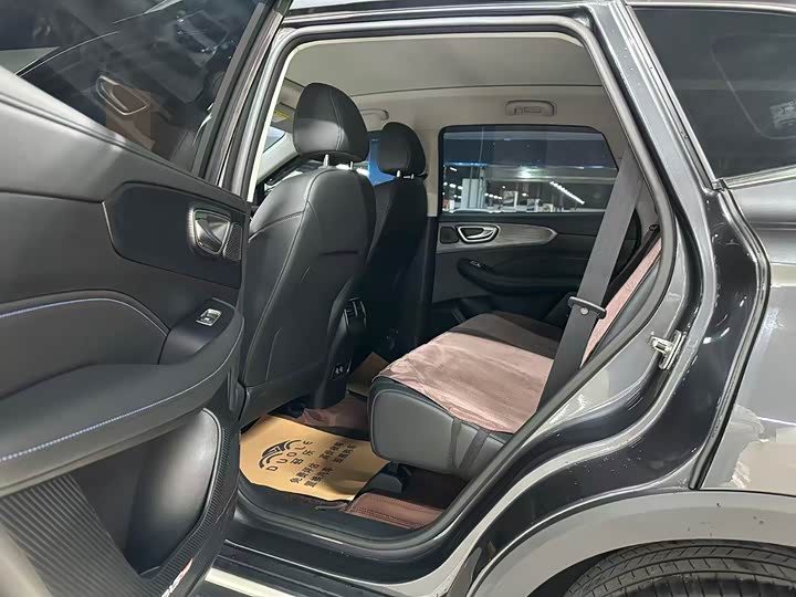 Roewe RX5 2025 2025款 PLUS 330TGI 自动领潮智惠版