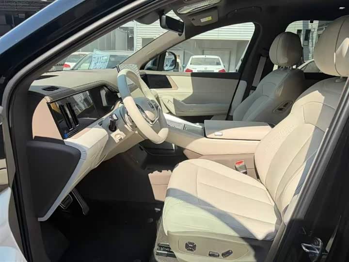 Denza N8L 2025 2025款 尊荣型