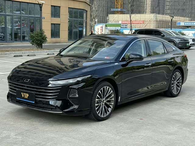2025 Bestune B70