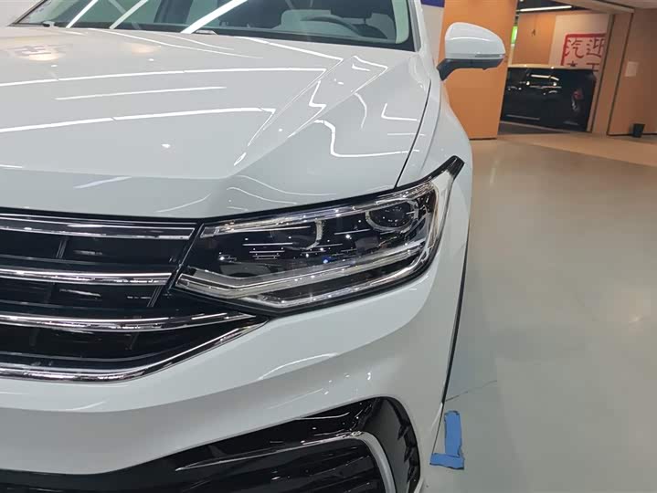 Volkswagen Tiguan L Pro 2025 2025款 出众款 330TSI 自动两驱R-Line龙耀版