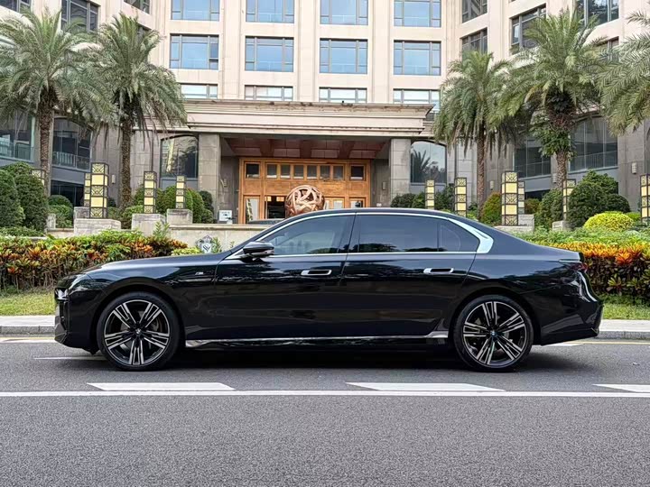 BMW 7 Series 2023 2023款 740Li 领先型 M运动套装