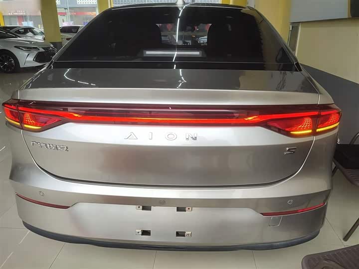 GAC Aion S 2023 2023款 炫 580 55.5kWh 磷酸铁锂
