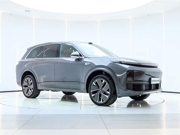 2025 LiXiang L8