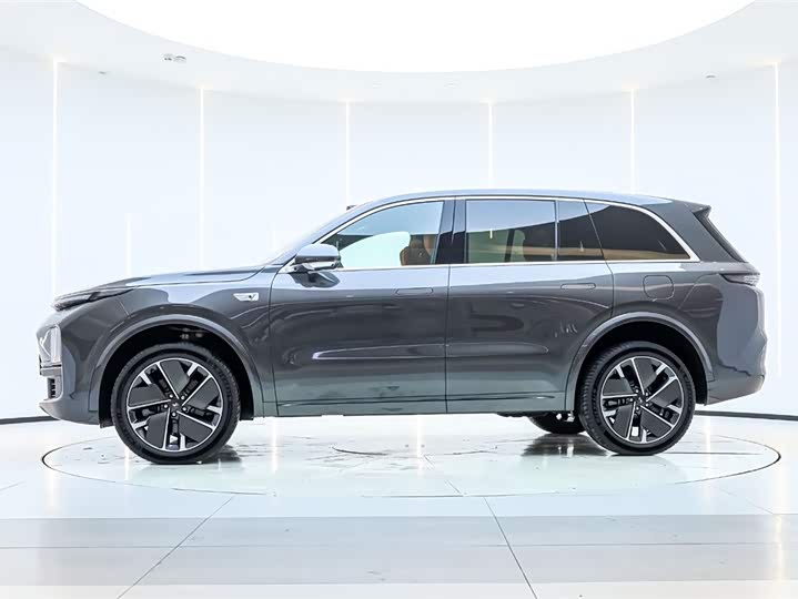 LiXiang L8 2025 2025款 Ultra 智能焕新版