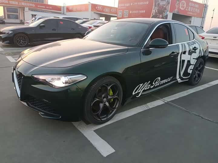 Alfa Romeo Giulia 2021 2021款 2.0T 280HP 豪华运动版