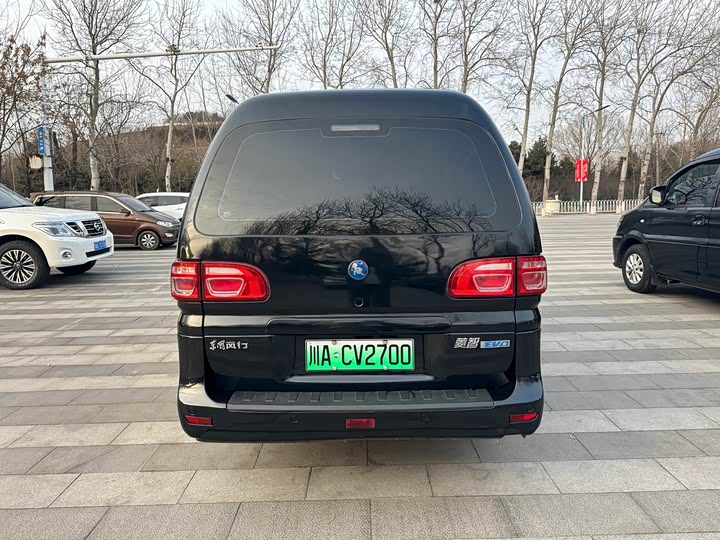 Dongfeng Forthing Lingzhi M5 EV 2022 2022款 普通版 基本型 9座