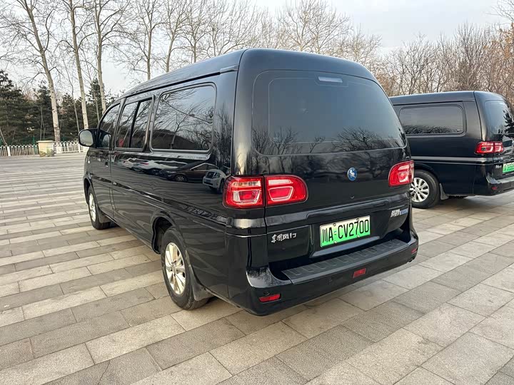 Dongfeng Forthing Lingzhi M5 EV 2022 2022款 普通版 基本型 9座
