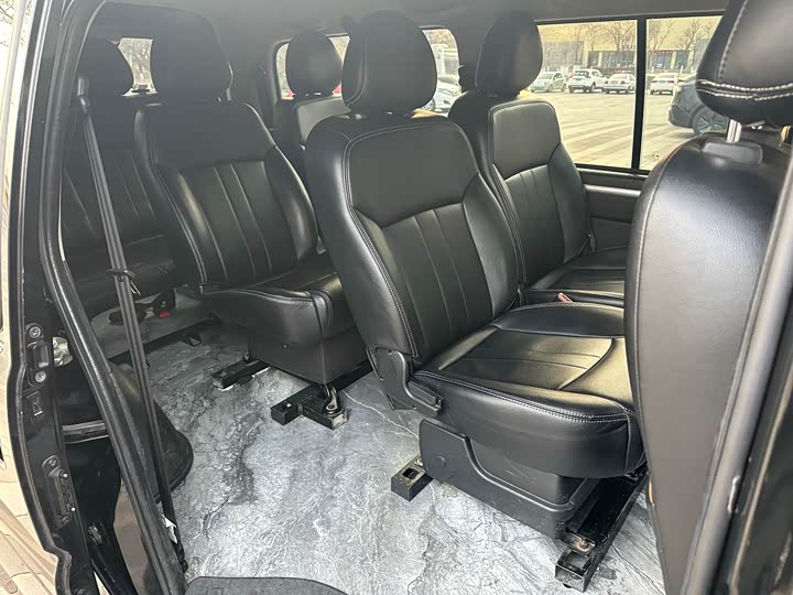 Dongfeng Forthing Lingzhi M5 EV 2022 2022款 普通版 基本型 9座