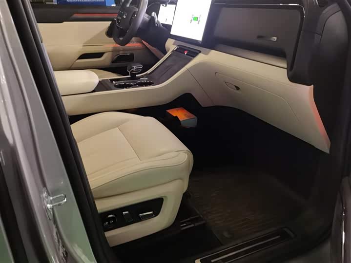 Rox (Polar Stone) 01 2023 2023款 全能7座版