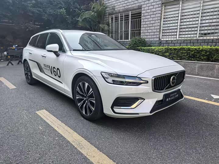 Volvo V60 2024 2024款 B5 智远豪华版
