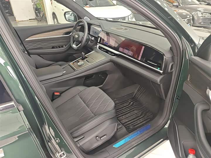 Geely Monjaro 2025 2025款 东方曜 2.0TD 自动四驱望月版