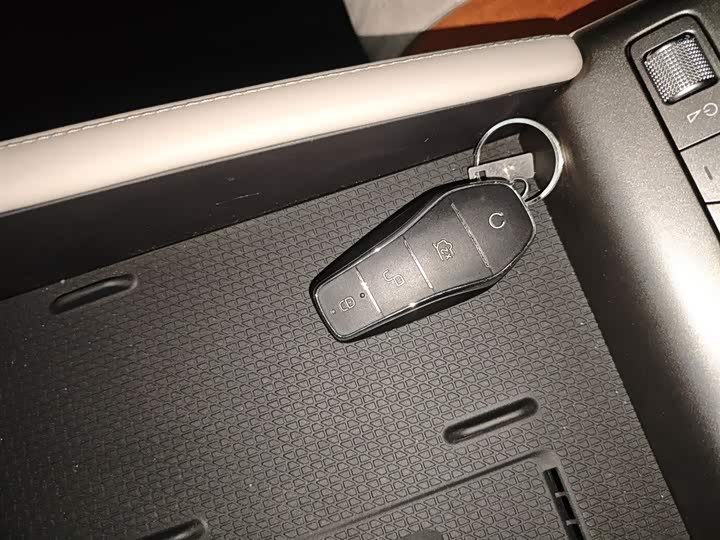 BYD Yuan Up 2025 2025款 智驾版 401KM 领先型