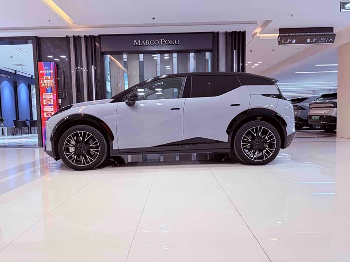 Zeekr X 2025 2025款 五座四驱运动版