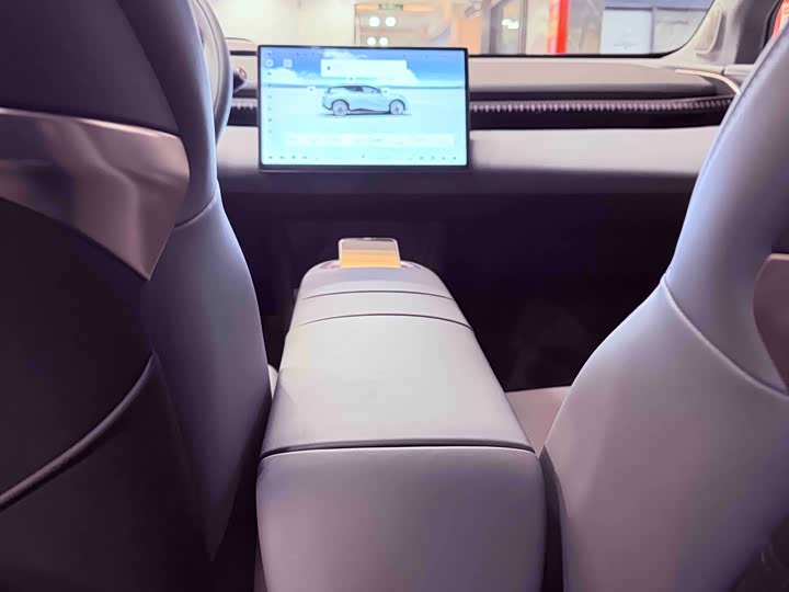 Zeekr X 2025 2025款 五座四驱运动版