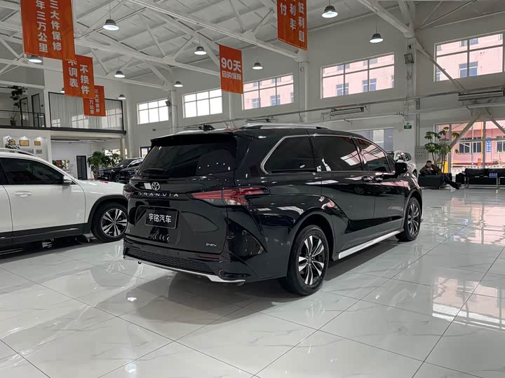 Toyota Granvia 2024 2024款 2.5L混动 豪华版
