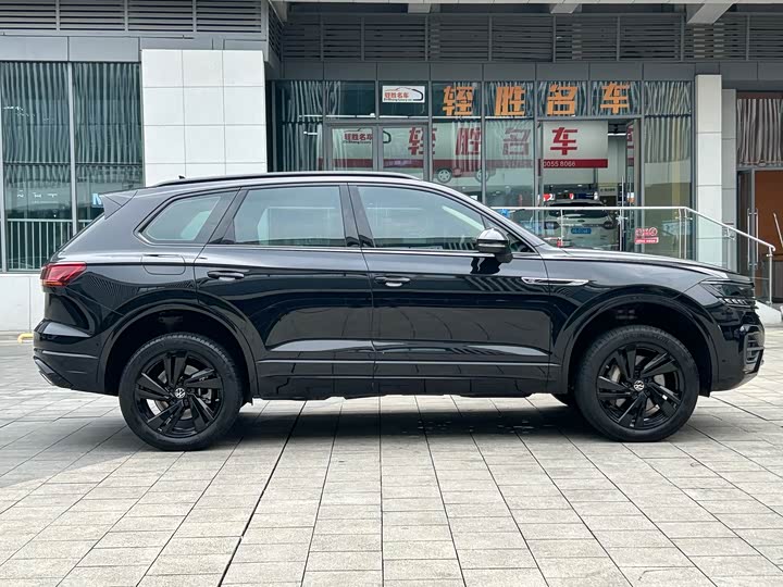 Volkswagen Touareg 2022 2022款 3.0TSI 锐享版 曜黑运动套装