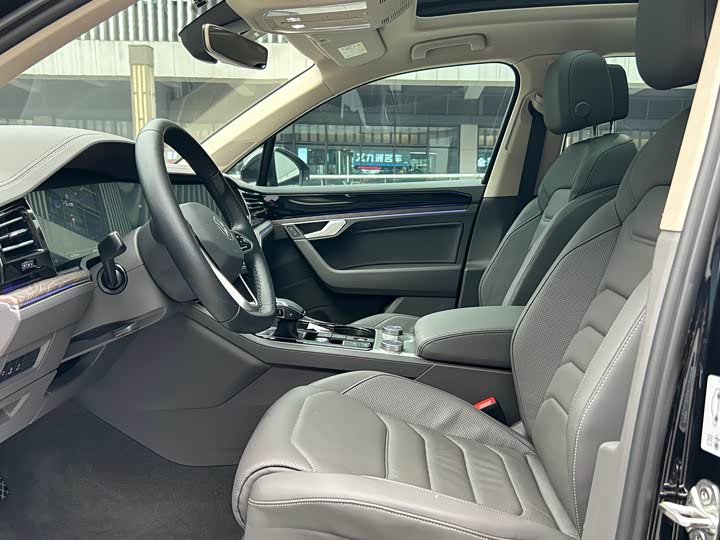 Volkswagen Touareg 2022 2022款 3.0TSI 锐享版 曜黑运动套装