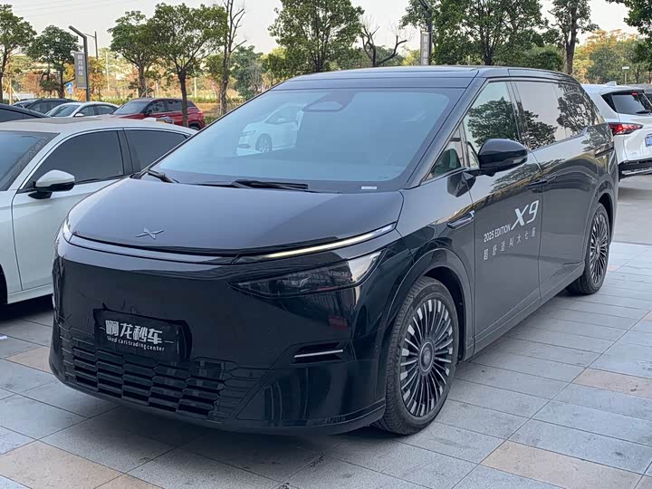 2025 XPeng X9