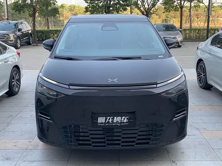 2025 XPeng X9